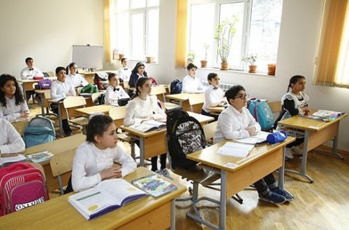 С сегодняшнего дня в Азербайджане возобновляется перевод учащихся