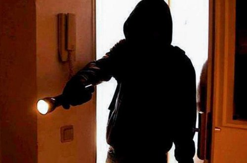 Sumqayıtda oğurluğa gələn şəxs ev sahibini boğaraq öldürdü