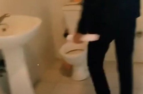 Baş həkim tualetin videosunu çəkən şəxsi polisə verdi - VİDEO