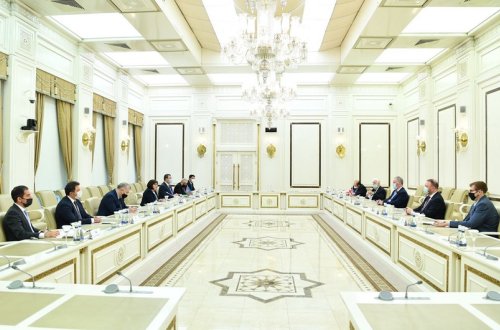 Сахиба Гафарова встретилась с главой межпарламентской группы дружбы Великобритания-Азербайджан