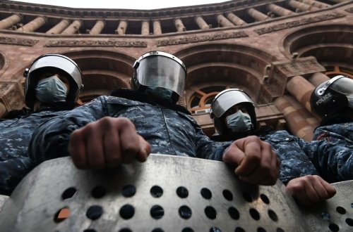 После акции у правительства Армении задержаны более 30 человек