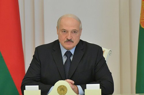 Lukaşenko bu ölkədəki səfiri vəzifəsindən azad etdi