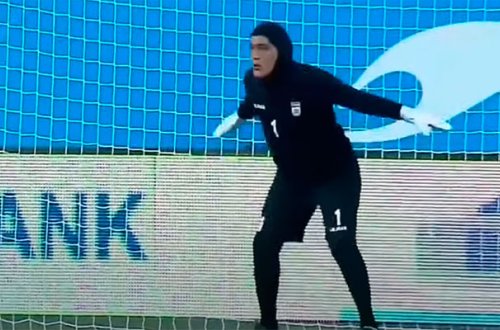 İran qadınlar millisinin qapıçısı kişidir? - Video