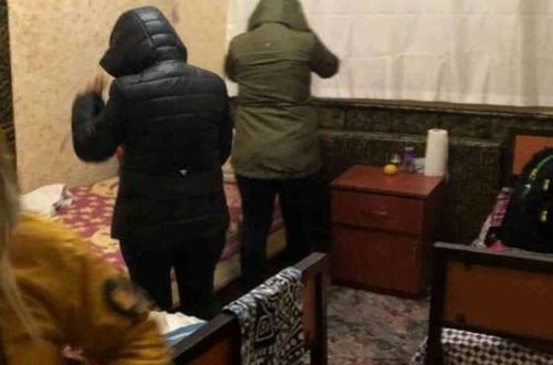 Əxlaqsızlıq yuvasına polis hücumu - 4 qadın iş başında tutuldu - FOTOlar