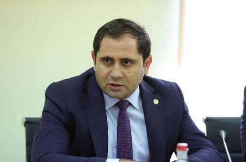 Paşinyan Azərbaycanla sərhəddəki vəziyyətə görə müdafiə nazirini işdən qovdu - YENİLƏNİB