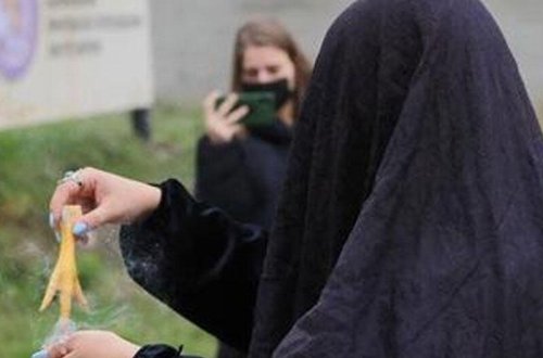 Gürcüstan müxalifəti nazirliyi tilsimə saldırdı - ŞOK VİDEO