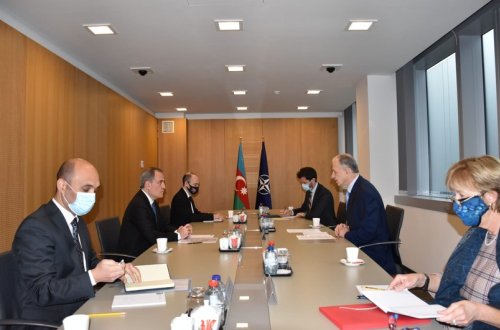 Ceyhun Bayramov NATO Baş katibinin müavini ilə görüşüb