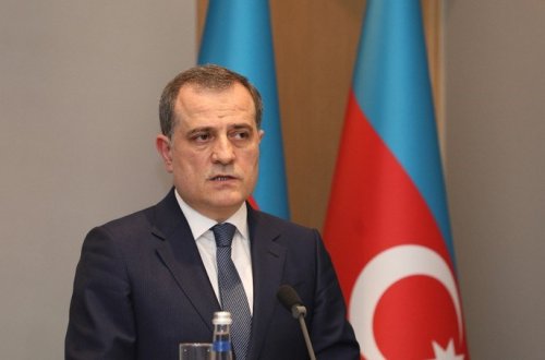 Azərbaycan XİN rəhbəri: “Üçtərəfli bəyanatların tam icrası mühümdür”