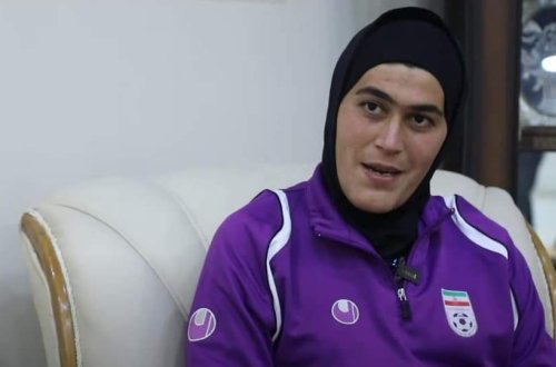 Kişi olduğu iddia edilən İran millisinin qapıçısı danışdı - VİDEO