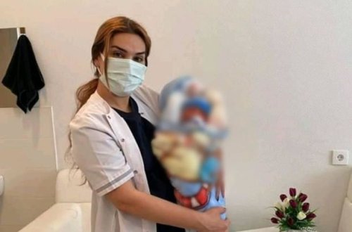 Bakıda xəstəxanada hamilə öldü: Yaxınları tanınmış ginekoloqu döydü