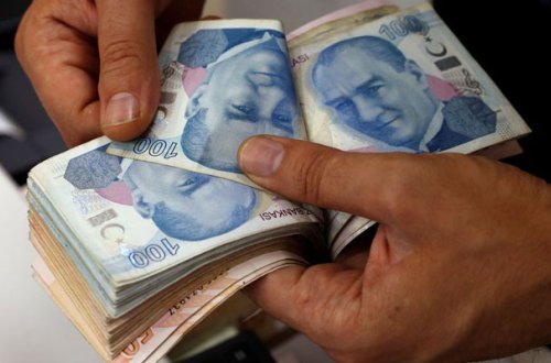 Lirənin antirekordu davam edir