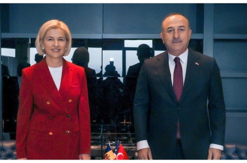 Mövlud Çavuşoğlu Moldovada Qaqauz Muxtar Yerinin başçısı ilə görüşüb