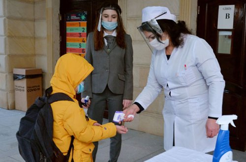 Bu məktəbdə bir neçə müəllim koronavirusa yoluxub