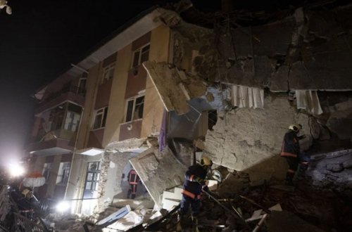 Ankarada yaşayış binasında partlayış, ölənlər və yaralananlar var - Fotolar