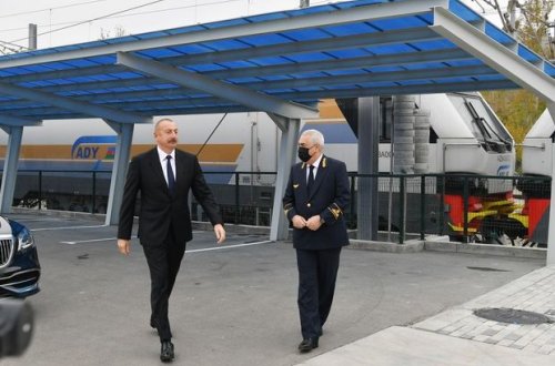 İlham Əliyev yeni Biləcəri lokomotiv deposunun açılışında iştirak etdi