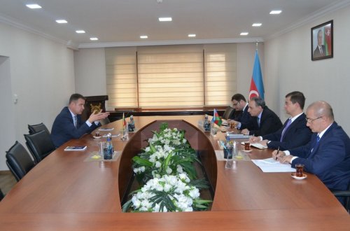 Baş prokuror Litva səfiri ilə görüşüb