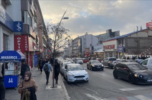 Türkiyədə güclü zəlzələ, dağıntılar altından iki nəfər çıxarıldı - Video