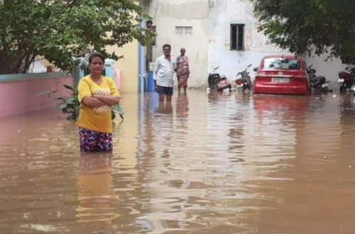 Hindistanda daşqınlar azı 17 nəfərin həyatına son qoydu - Foto