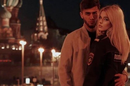 Sevgilisi ilə küçənin ortasında intim əlaqəyə girən GƏNC GÖRÜN KİM İMİŞ