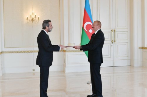 İlham Əliyev Portuqaliyanın yeni səfirinin etimadnaməsini qəbul edib