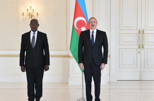 İlham Əliyev Uqandanın yeni səfirinin etimadnaməsini qəbul edib - YENİLƏNİB