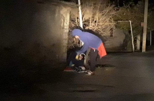 Tovuzda ananın azyaşlı övladını küçəyə atması ilə bağlı araşdırmalara başlanılıb