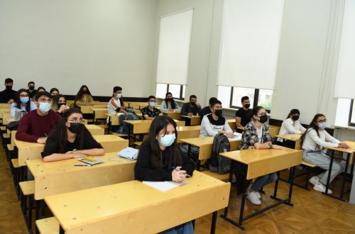 Azərbaycanda universitetin 100-ə yaxın tələbəsi koronavirusa yoluxub