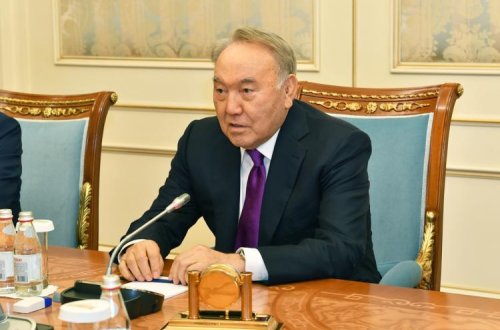 Nursultan Nazarbayev partiya sədrliyindən istefa verib
