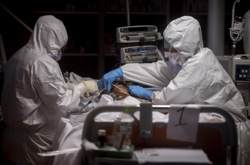 Cənubi Koreyada ağır koronavirus xəstələrinin sayı maksimum həddə çatıb