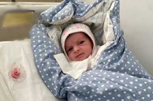 Медики сообщили о состоянии найденного на улице в Баку младенца