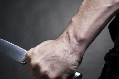 Azərbaycanda hərbçi bıçaqlandı