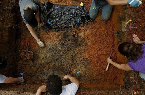 Polşada 40 min ildən çox yaşı olan zinət əşyası tapılıb