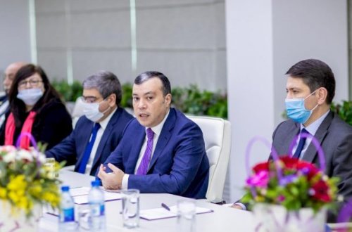 NAZİRLİK MİLYONLAR ÖDƏYƏRƏK “MƏSLƏHƏT” ALIR! – Yeznə-qayın işbirliyi dövlətə neçəyə başa gəlir?