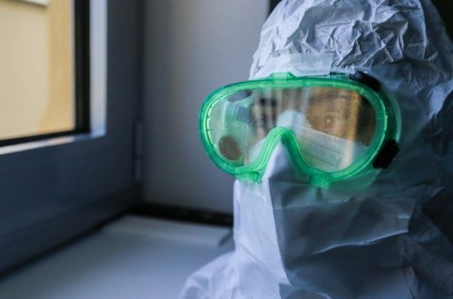 COVID-19-la mübarizədə iştirak edən həkimlərin maaşlarına əlavənin verilmə müddəti uzadılıb