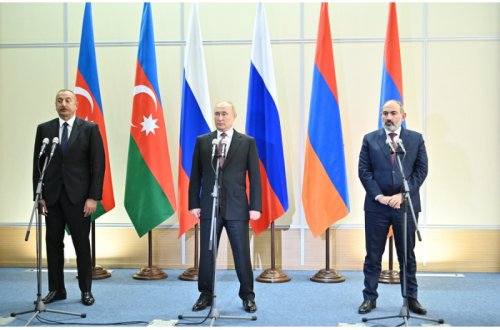 Prezident İlham Əliyev əvvəllər olduğu kimi qalib görünürdü - 