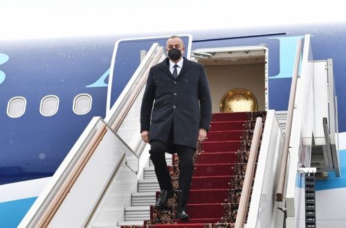 Prezidenti İlham Əliyev Türkmənistana səfərə gedib