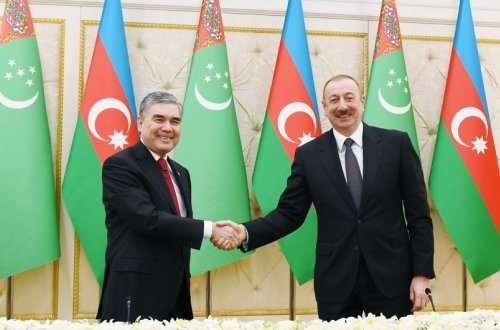 İlham Əliyev Qurbanqulu Berdiməhəmmədovla görüşüb