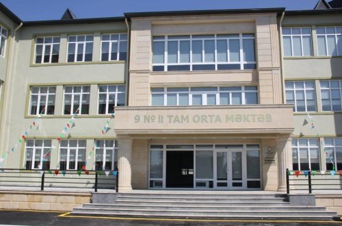 Yeni fəaliyyətə başlayan məktəbə ikinci direktor təyin edildi