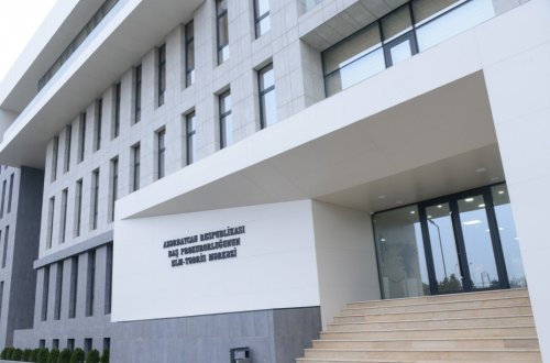 Bakıda 18 yaşlı qızın intiharı ilə bağlı pornoqrafik materialları yayma maddəsi ilə cinayət işi açılıb