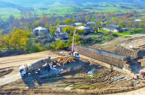 Şükürbəyli-Cəbrayıl-Hadrut avtomobil yoluna asfalt örtüyünün döşənməsinə başlanılıb - FOTO