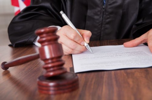 В суд передано дело обвиняемого в убийстве жены