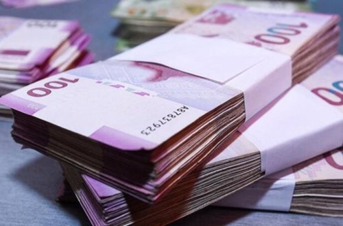 Bakıda şok hadisə - Avtomobildən külli miqdarda pul götürüb qaçdılar