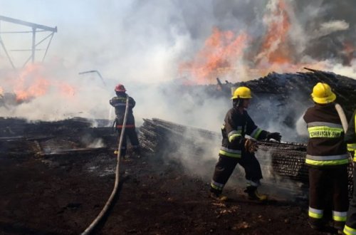 Azərbaycanda dəhşətli hadisə: Polis ailəsi ilə birgə yanaraq öldü - VİDEO
