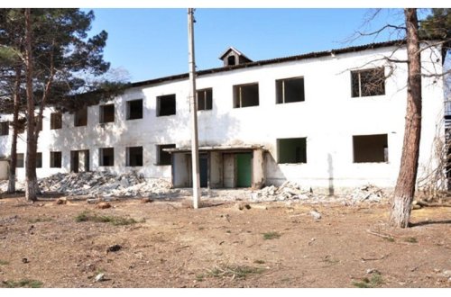 Azərbaycanda qəzalı vəziyyətdə olan məktəblərin sayı açıqlandı