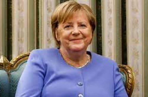 16 ildir hakimiyyətdə olan Angela Merkel təntənəli yola salınacaq