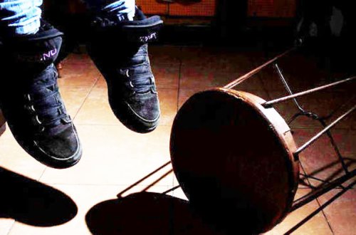 16 yaşlı oğlan intihar etdi