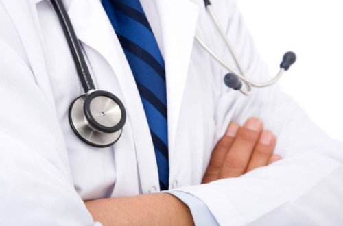 Azərbaycanda baş həkim vəzifəsindən azad edildi