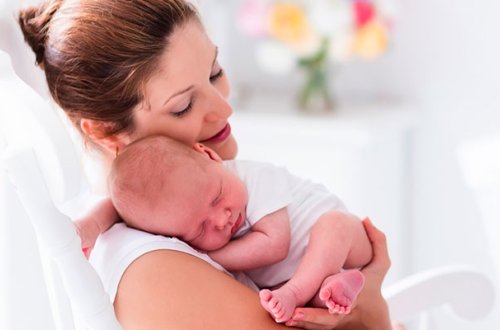 İngiltərədə “qadın” və “ana” sözlərindən imtina olundu