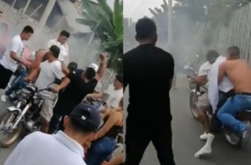 Dostlarının meyitini tabutdan çıxarıb motosikletlə gəzdirdilər – VİDEO