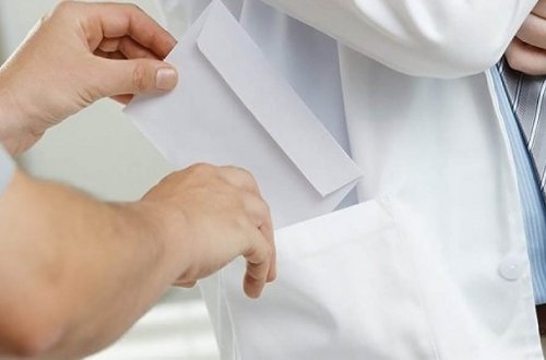 600 minlik yeyinti edən baş həkim - “Bunu təkbaşına görməmişəm”